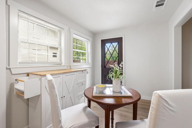 537 E Sears Street, Denison, TX 75021