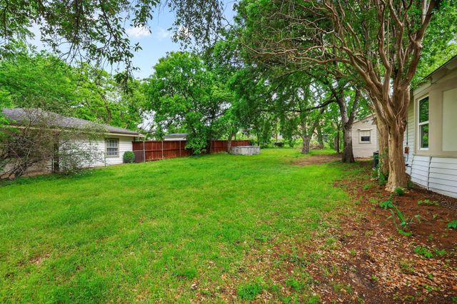 537 E Sears Street, Denison, TX 75021