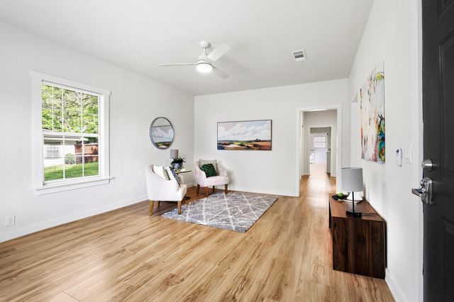 537 E Sears Street, Denison, TX 75021