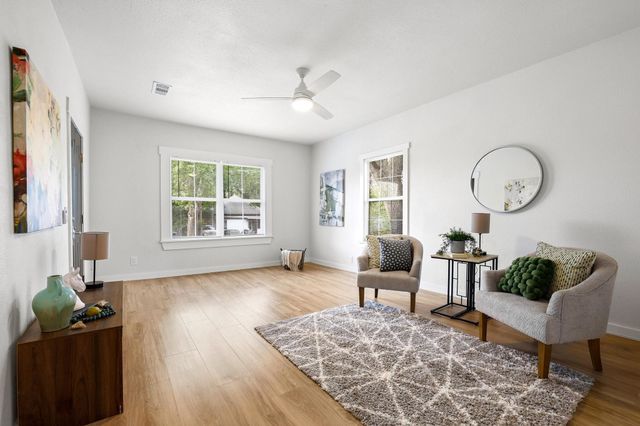 537 E Sears Street, Denison, TX 75021