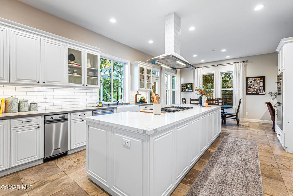 Image 10 of property listing at 457 Vineyard Drive, Simi Valley, CA 93065