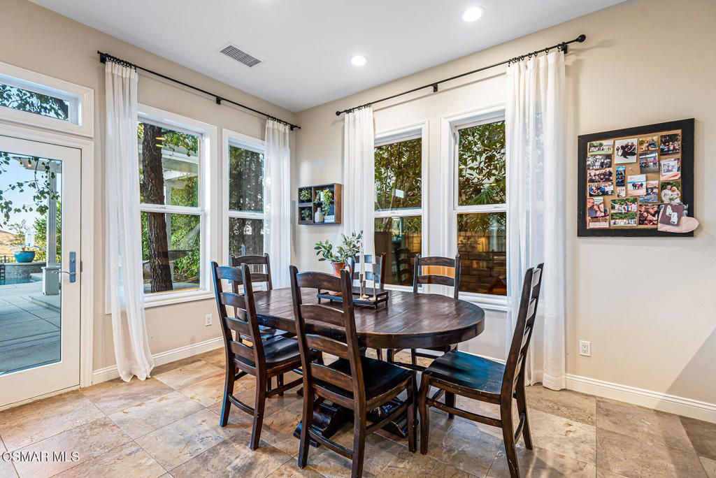 Image 14 of property listing at 457 Vineyard Drive, Simi Valley, CA 93065