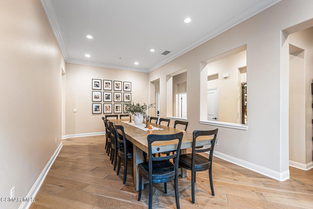 Image 15 of property listing at 457 Vineyard Drive, Simi Valley, CA 93065