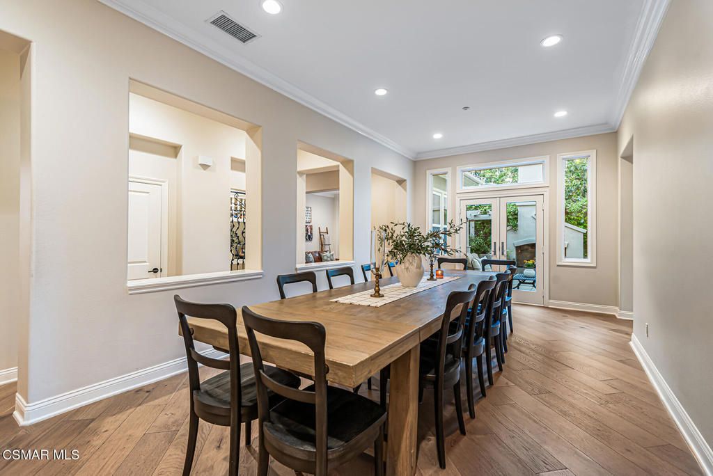 Image 16 of property listing at 457 Vineyard Drive, Simi Valley, CA 93065