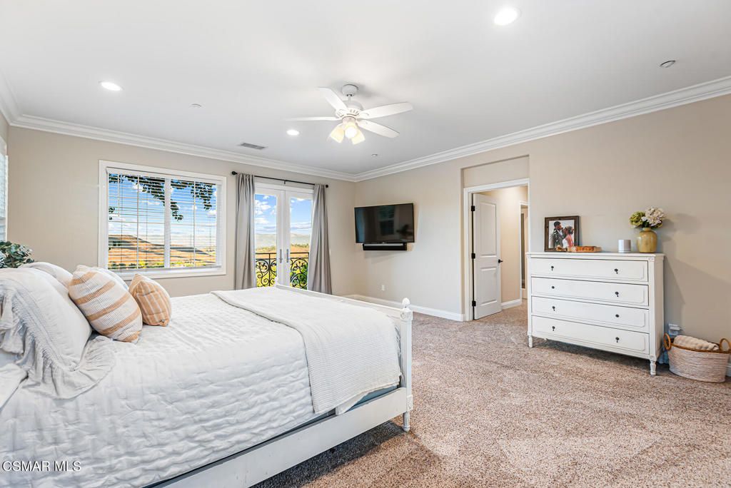 Image 22 of property listing at 457 Vineyard Drive, Simi Valley, CA 93065