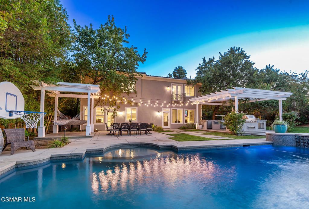 Image 3 of property listing at 457 Vineyard Drive, Simi Valley, CA 93065