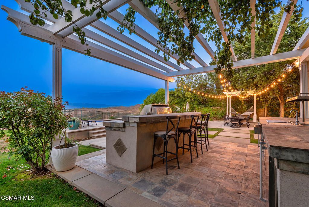 Image 35 of property listing at 457 Vineyard Drive, Simi Valley, CA 93065