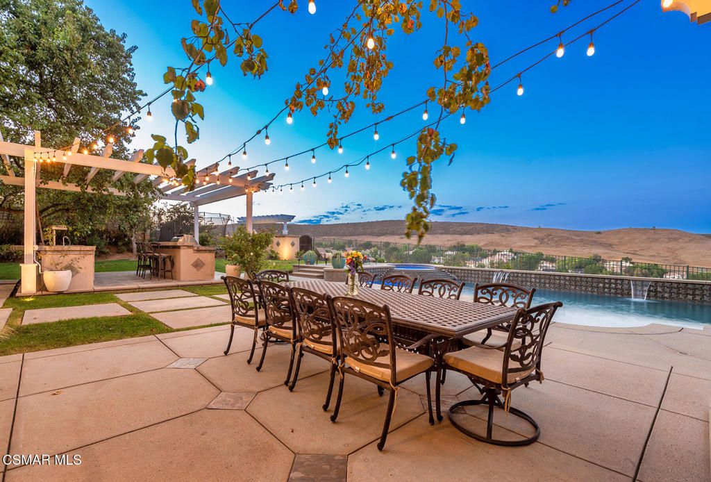 Image 39 of property listing at 457 Vineyard Drive, Simi Valley, CA 93065