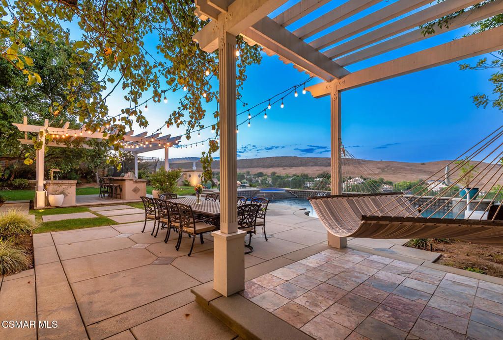 Image 40 of property listing at 457 Vineyard Drive, Simi Valley, CA 93065