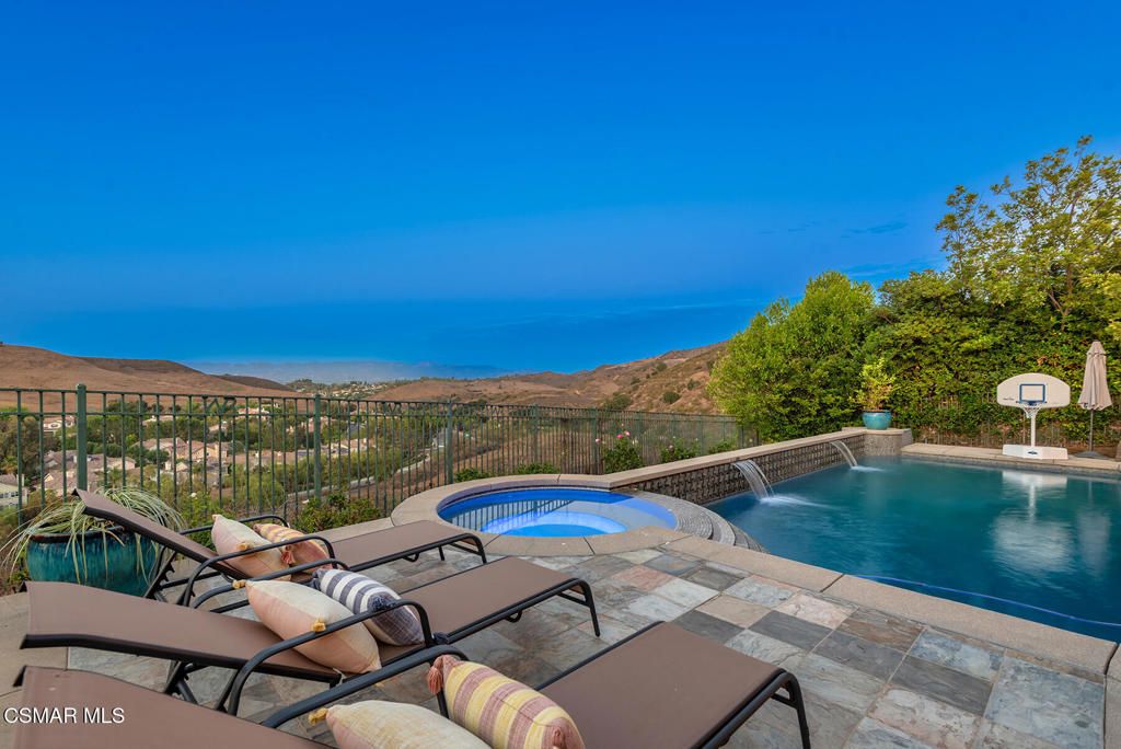 Image 6 of property listing at 457 Vineyard Drive, Simi Valley, CA 93065