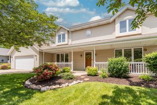 2912 Willard LANE, Waukesha, WI 53188