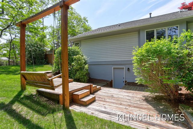 17829 Cherokee Drive, Spring Lake, MI 49456