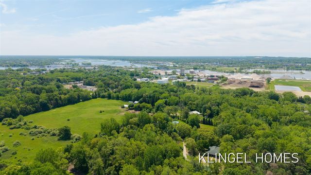 17829 Cherokee Drive, Spring Lake, MI 49456