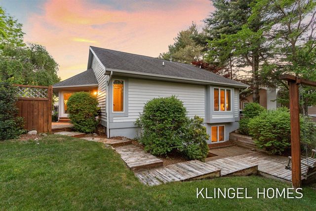 17829 Cherokee Drive, Spring Lake, MI 49456