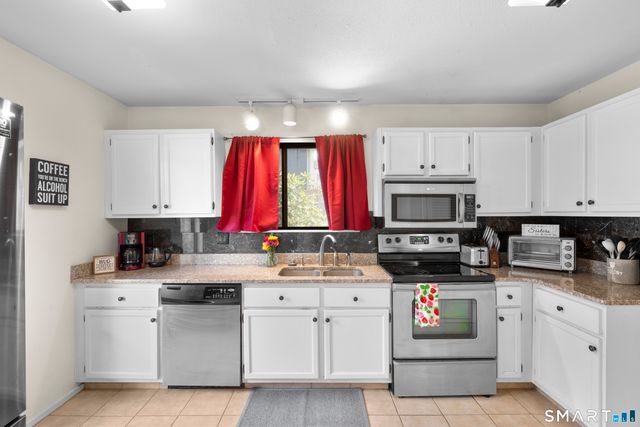 14 Great Meadow Lane 14, Farmington, CT 06001