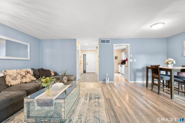 14 Great Meadow Lane 14, Farmington, CT 06001