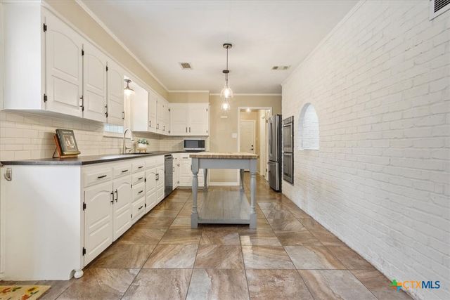 214 Mesa Drive, Gatesville, TX 76528