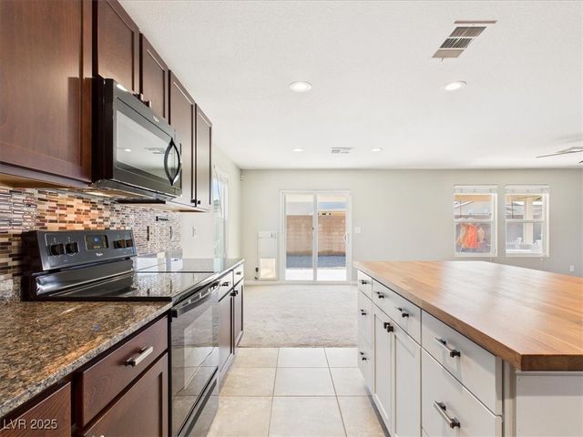 3807 East Sedgwick Avenue, Pahrump, NV 89061