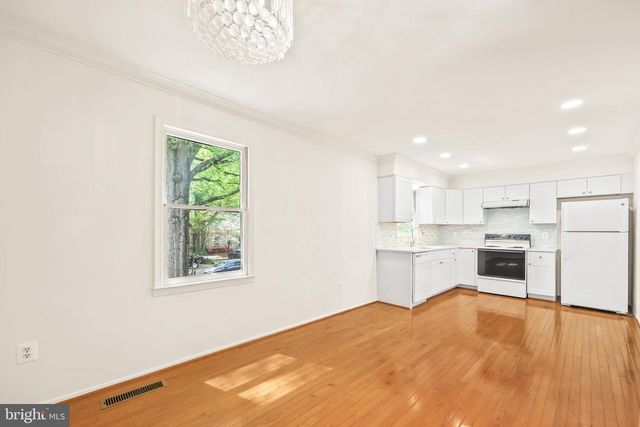 9909 KINGSBRIDGE DR, Fairfax, VA 22031