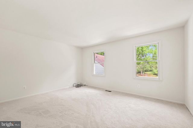 9909 KINGSBRIDGE DR, Fairfax, VA 22031