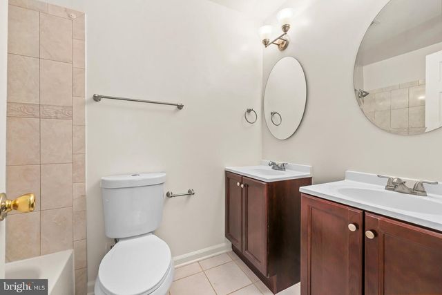 9909 KINGSBRIDGE DR, Fairfax, VA 22031