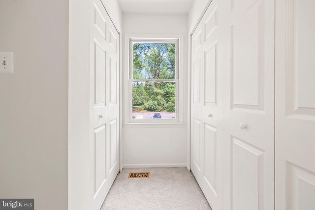 9909 KINGSBRIDGE DR, Fairfax, VA 22031