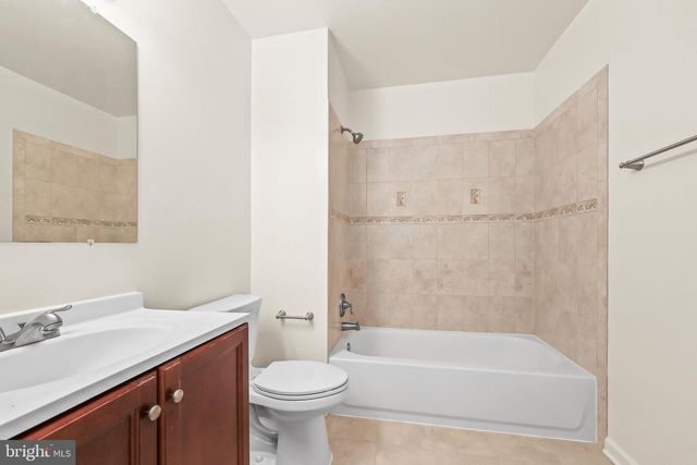 9909 KINGSBRIDGE DR, Fairfax, VA 22031