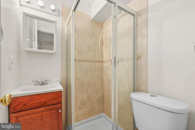 9909 KINGSBRIDGE DR, Fairfax, VA 22031