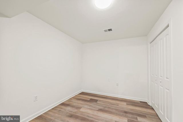 9909 KINGSBRIDGE DR, Fairfax, VA 22031