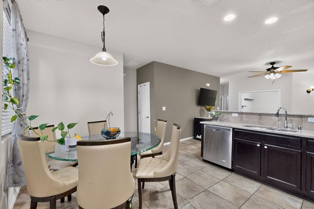 3142 Floras Del Sol, Santa Fe, NM 87507