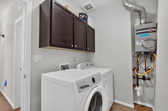3142 Floras Del Sol, Santa Fe, NM 87507