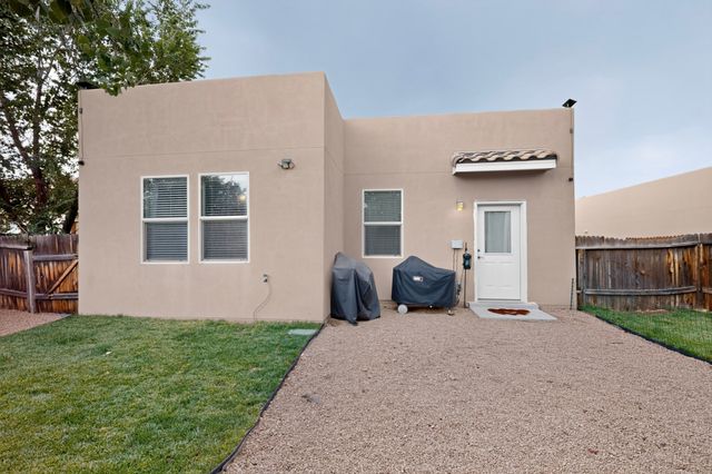 3142 Floras Del Sol, Santa Fe, NM 87507