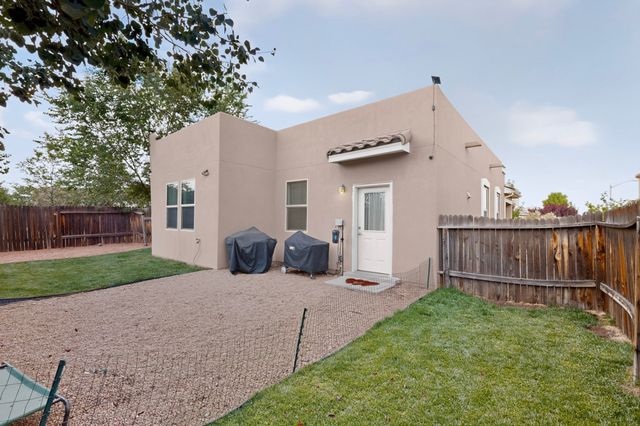3142 Floras Del Sol, Santa Fe, NM 87507