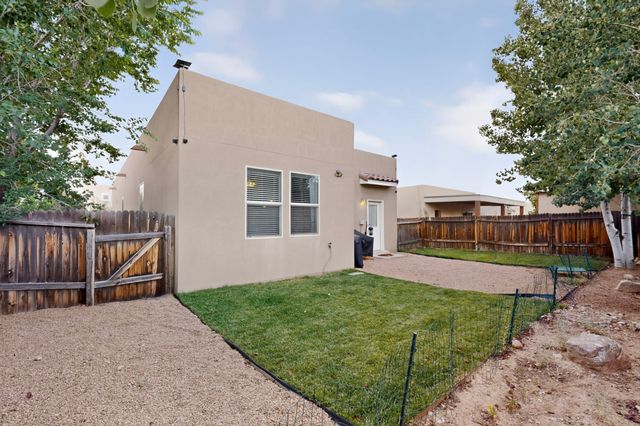 3142 Floras Del Sol, Santa Fe, NM 87507