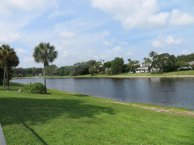 18480 SE Lakeside Drive, Jupiter, FL 33469
