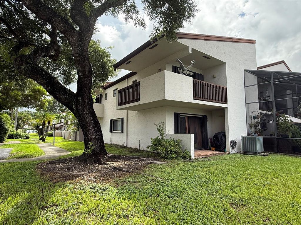 10046 NW 41st St 48-4, Doral, FL 33178