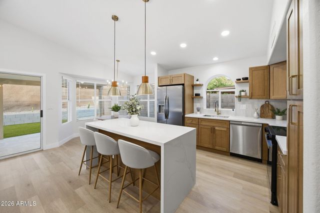 1634 W ACOMA Drive, Phoenix, AZ 85023