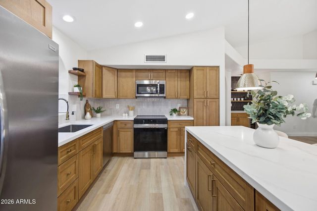 1634 W ACOMA Drive, Phoenix, AZ 85023