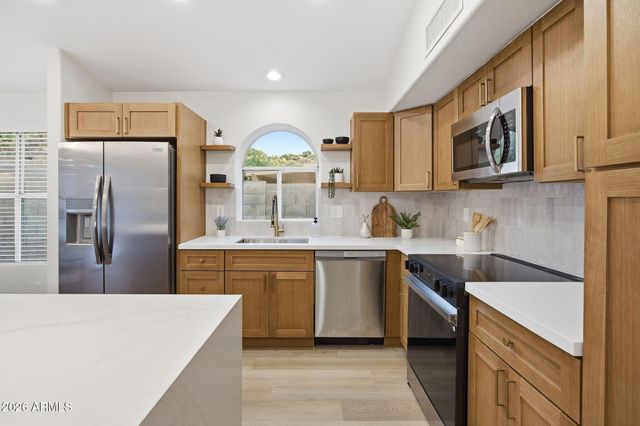 1634 W ACOMA Drive, Phoenix, AZ 85023