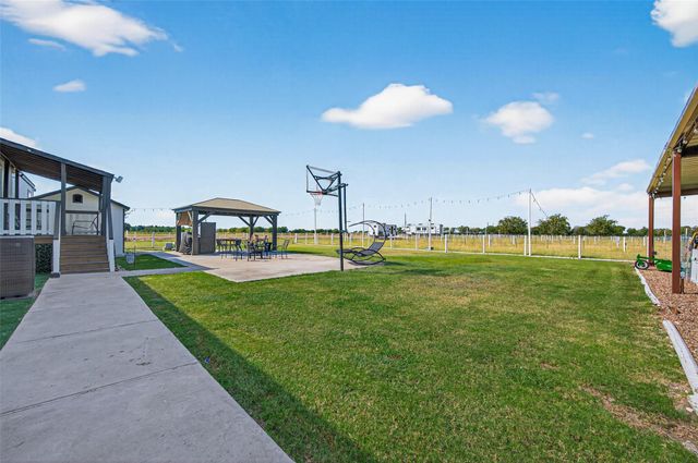 805 Williams Road, East Bernard, TX 77435