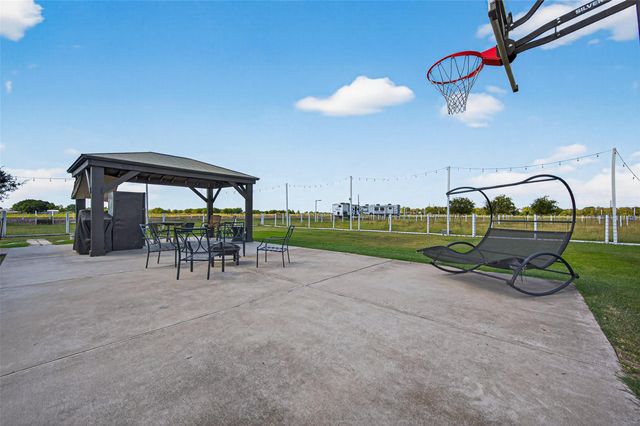 805 Williams Road, East Bernard, TX 77435