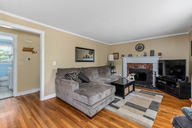40 Benefit St, Attleboro, MA 02703