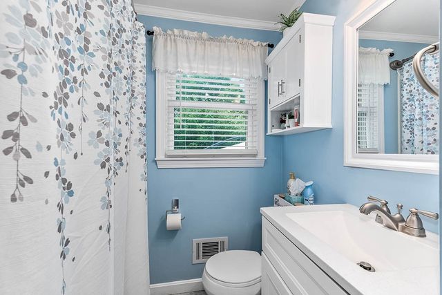 40 Benefit St, Attleboro, MA 02703