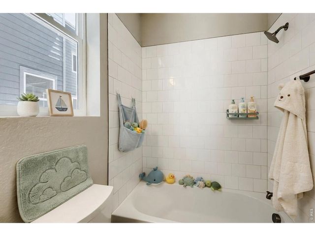 2430 Heyworth Ln, Fort Collins, CO 80524