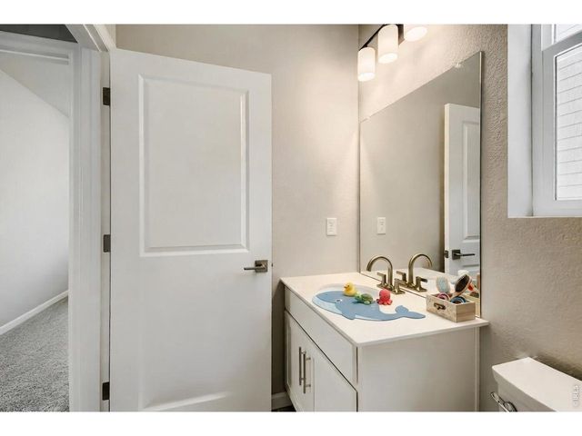 2430 Heyworth Ln, Fort Collins, CO 80524