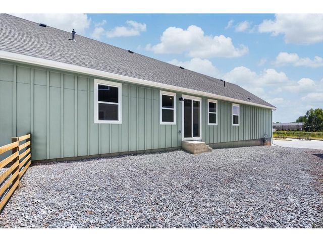 2430 Heyworth Ln, Fort Collins, CO 80524