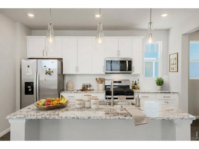 2430 Heyworth Ln, Fort Collins, CO 80524