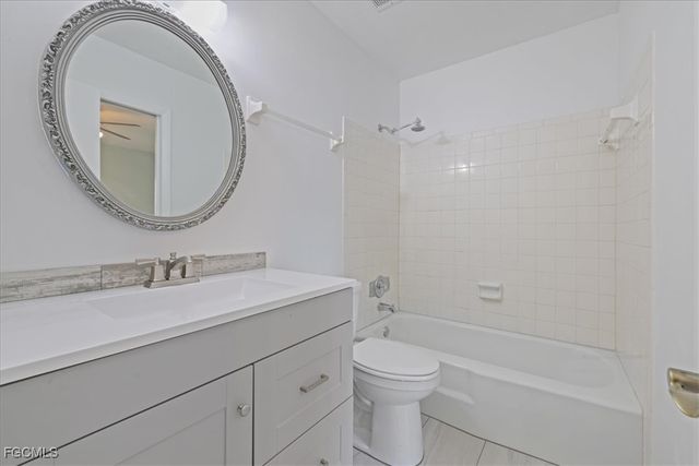 3297 Royal Canadian TRCE 1, Fort Myers, FL 33907