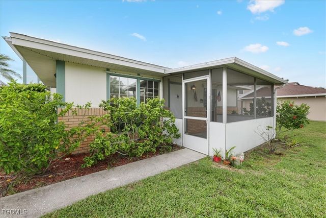 3297 Royal Canadian TRCE 1, Fort Myers, FL 33907