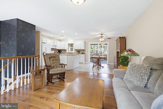 662 BEDINGTON CIR, Manheim, PA 17545